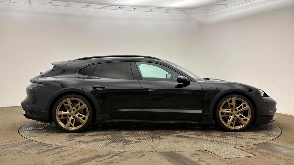 Porsche Taycan Estate Black #3