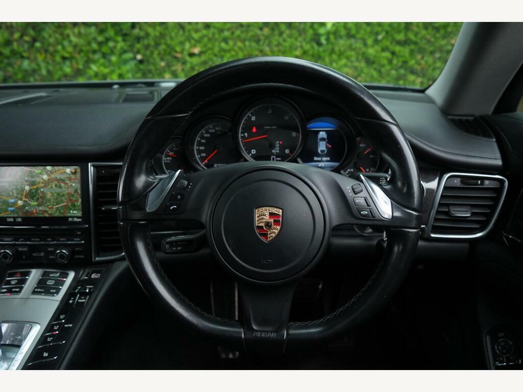 Porsche Panamera Hatchback White #34