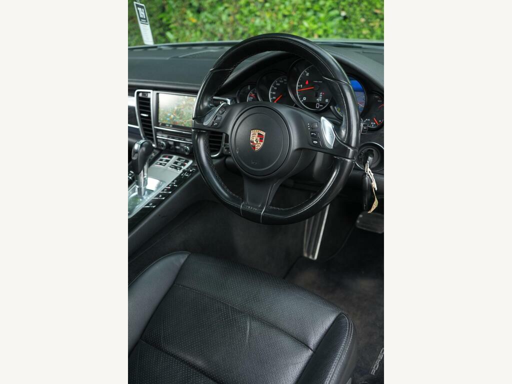 Porsche Panamera Hatchback White #35