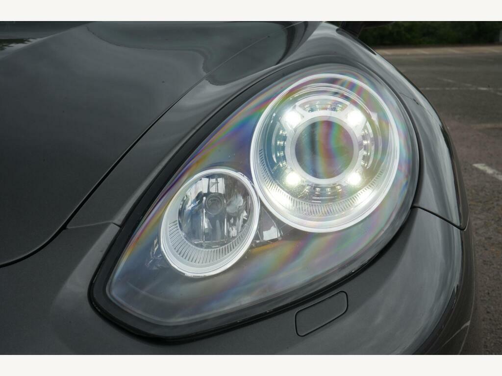 Porsche Panamera Hatchback White #9
