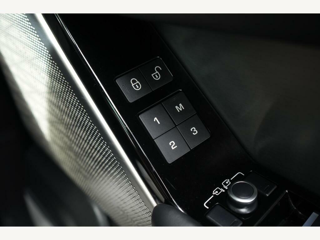 Land Rover Range Rover Velar R-dynamic S Red #47