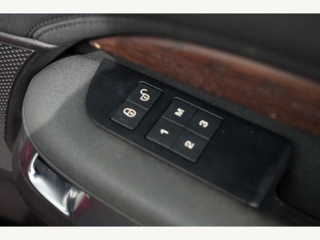 Land Rover Discovery 3L Hse Luxury Black #40