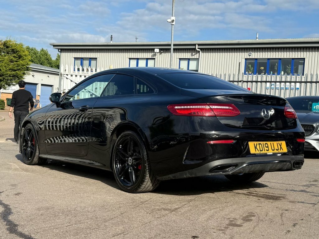 Mercedes-Benz E Class 2L Amg Line Black #2