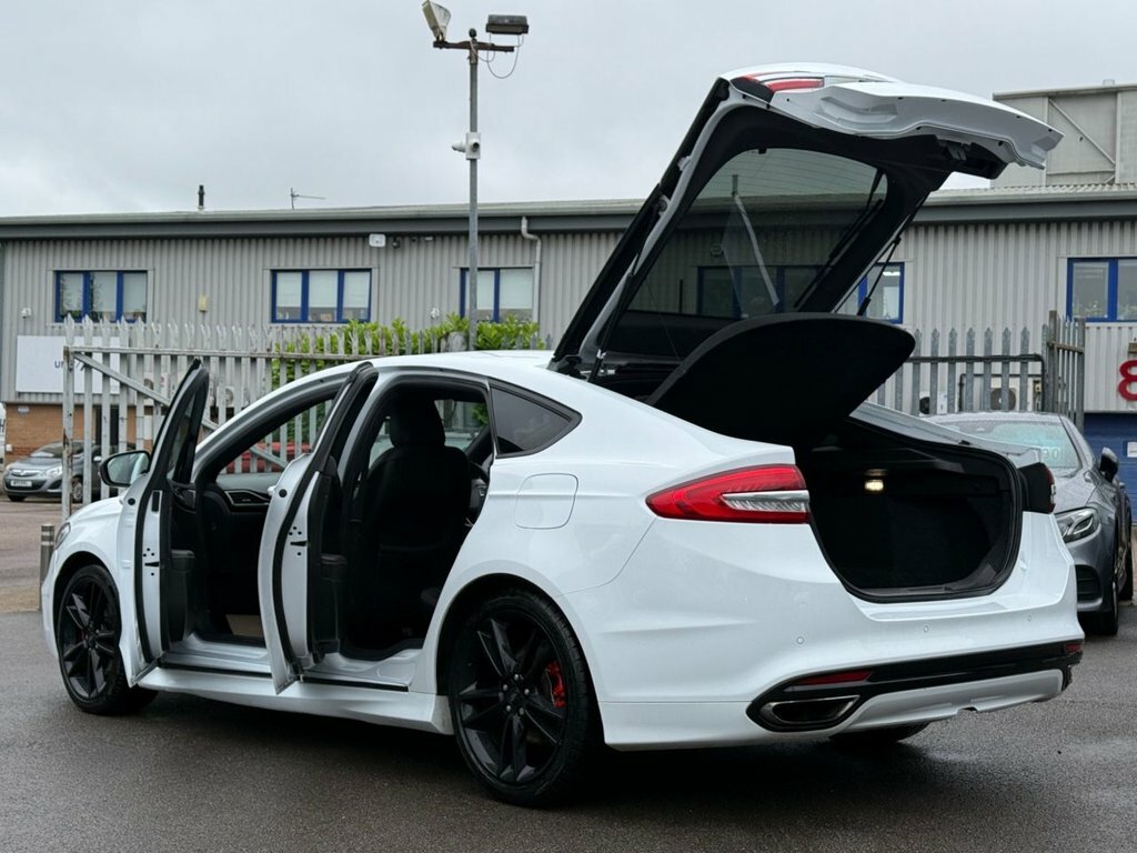 Ford Mondeo Hatchback White #21