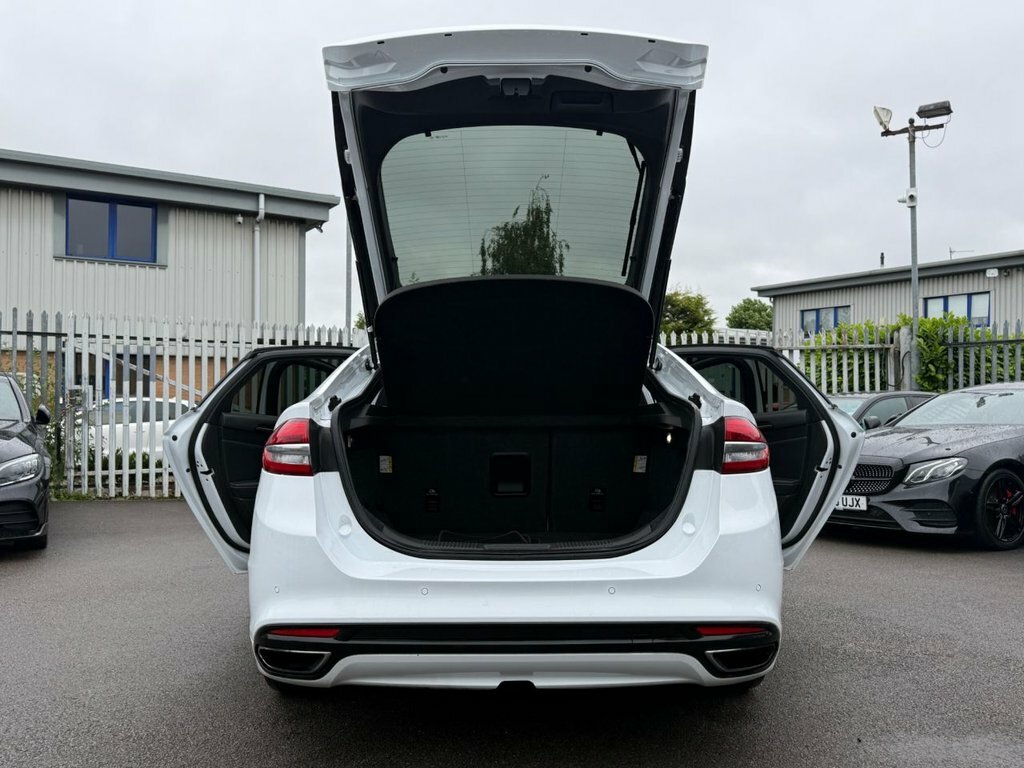 Ford Mondeo Hatchback White #14