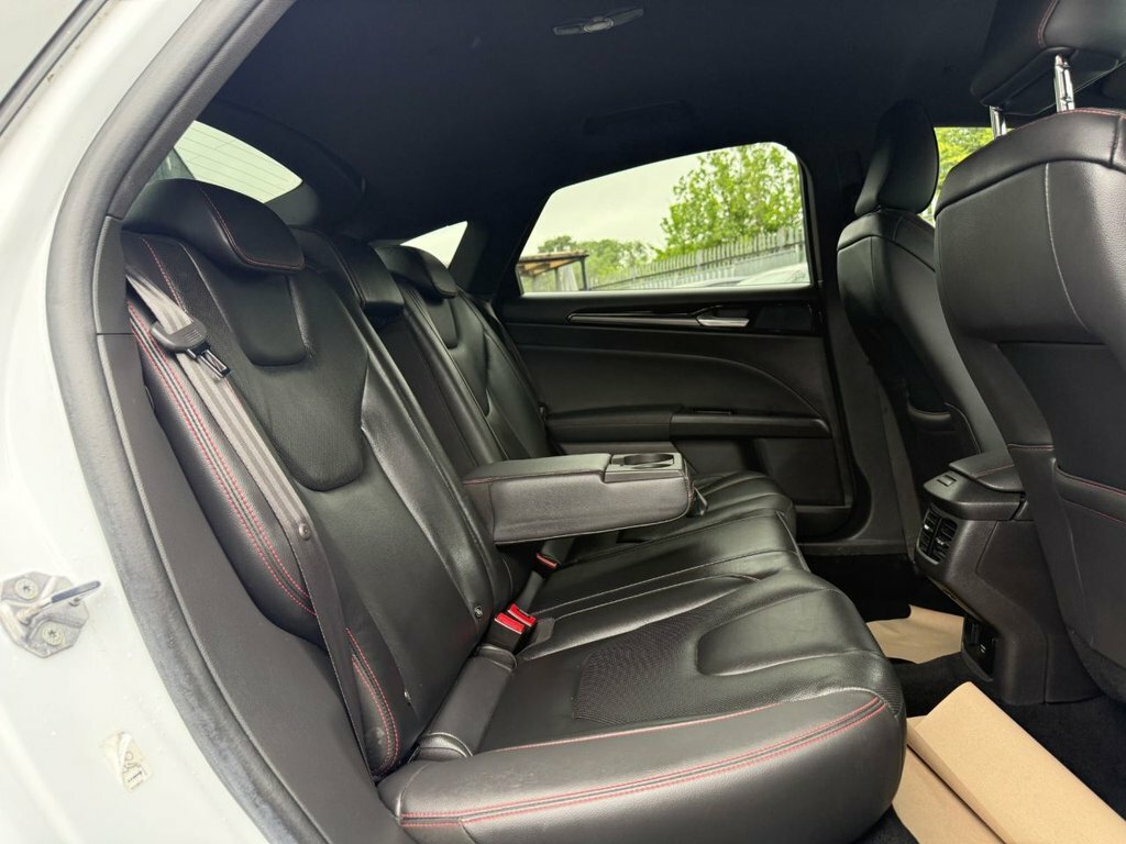 Ford Mondeo 2L St-line Edition White #6