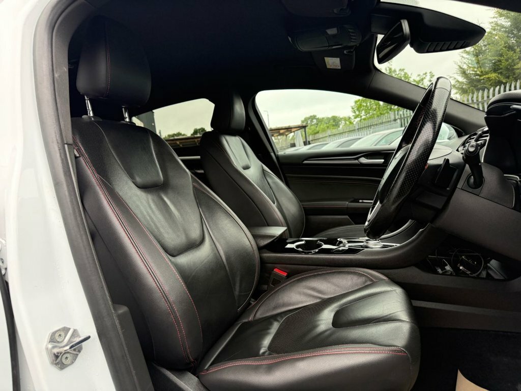 Ford Mondeo 2L St-line Edition White #4