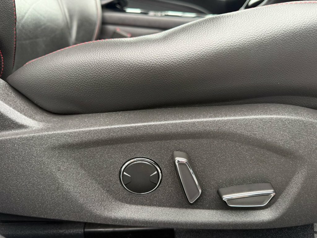 Ford Mondeo Hatchback White #42