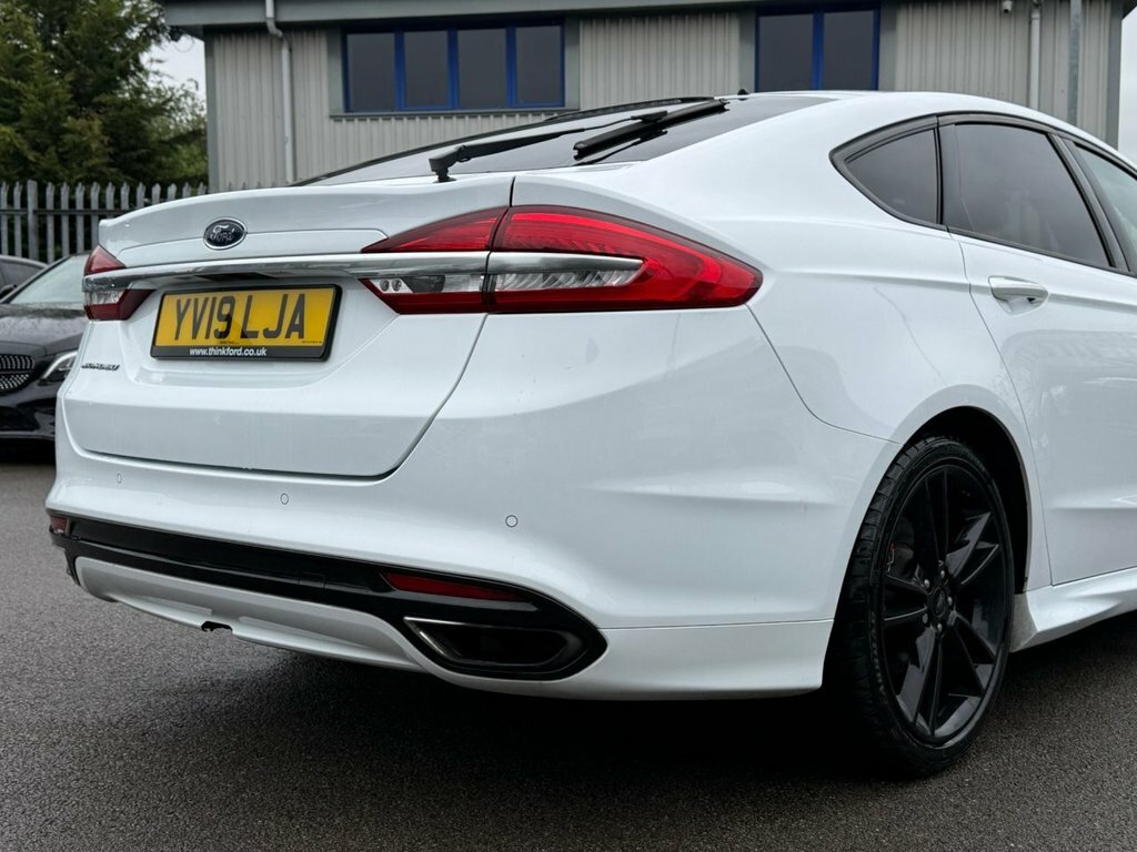 Ford Mondeo Hatchback White #34