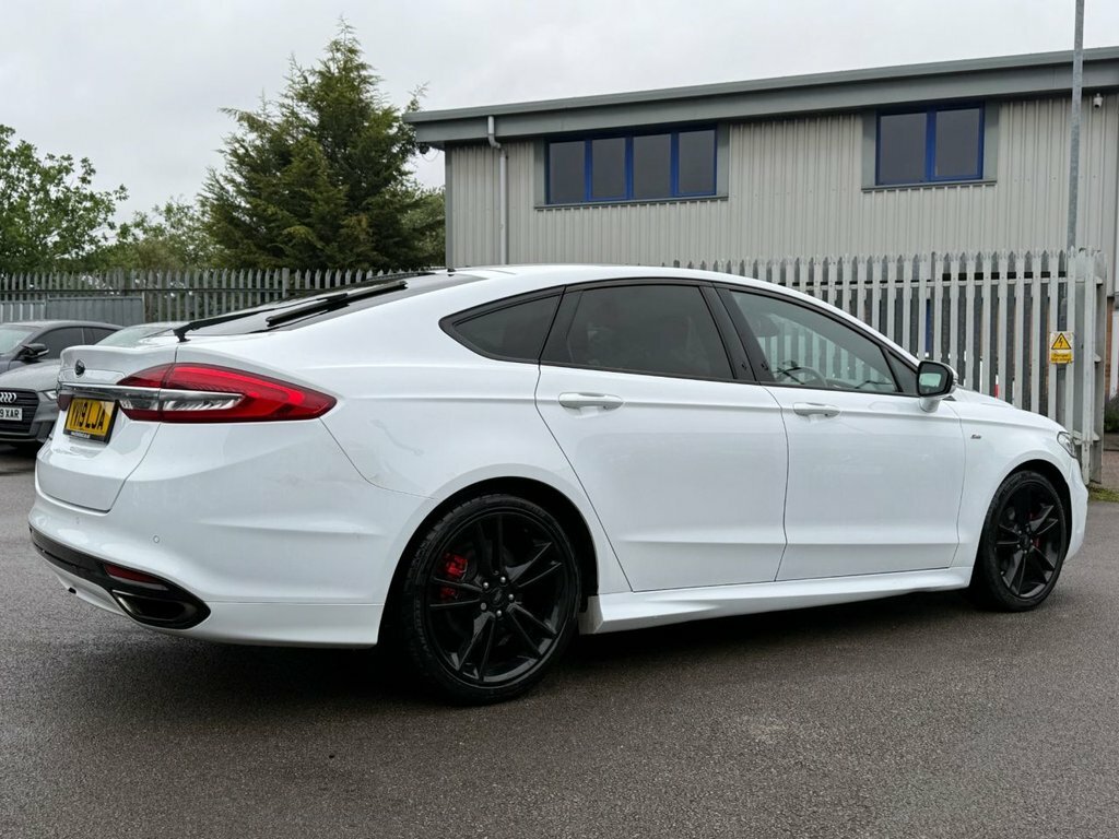 Ford Mondeo Hatchback White #19