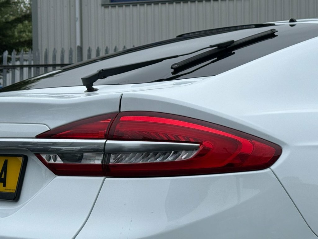Ford Mondeo Hatchback White #32