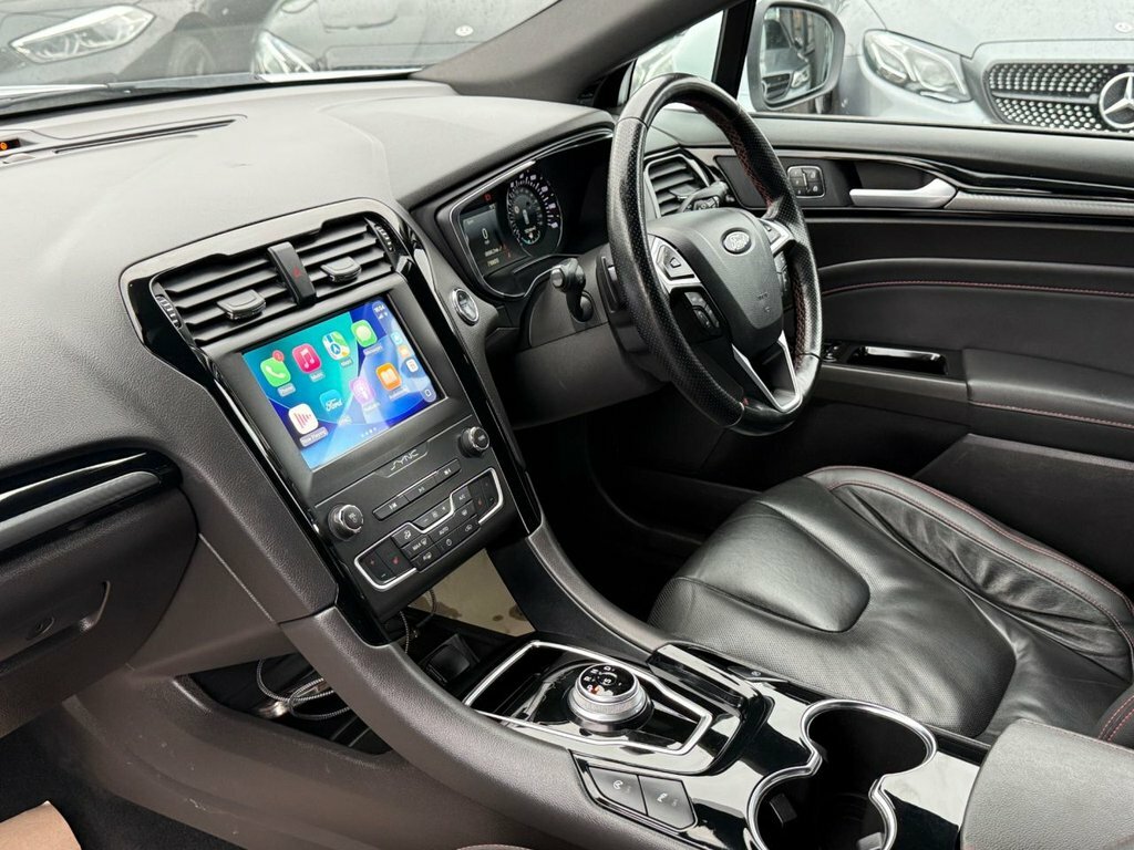 Ford Mondeo Hatchback White #13