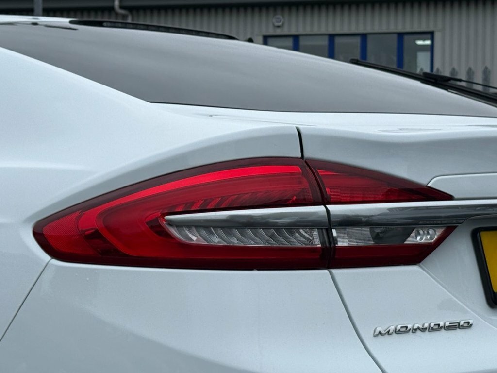 Ford Mondeo Hatchback White #31