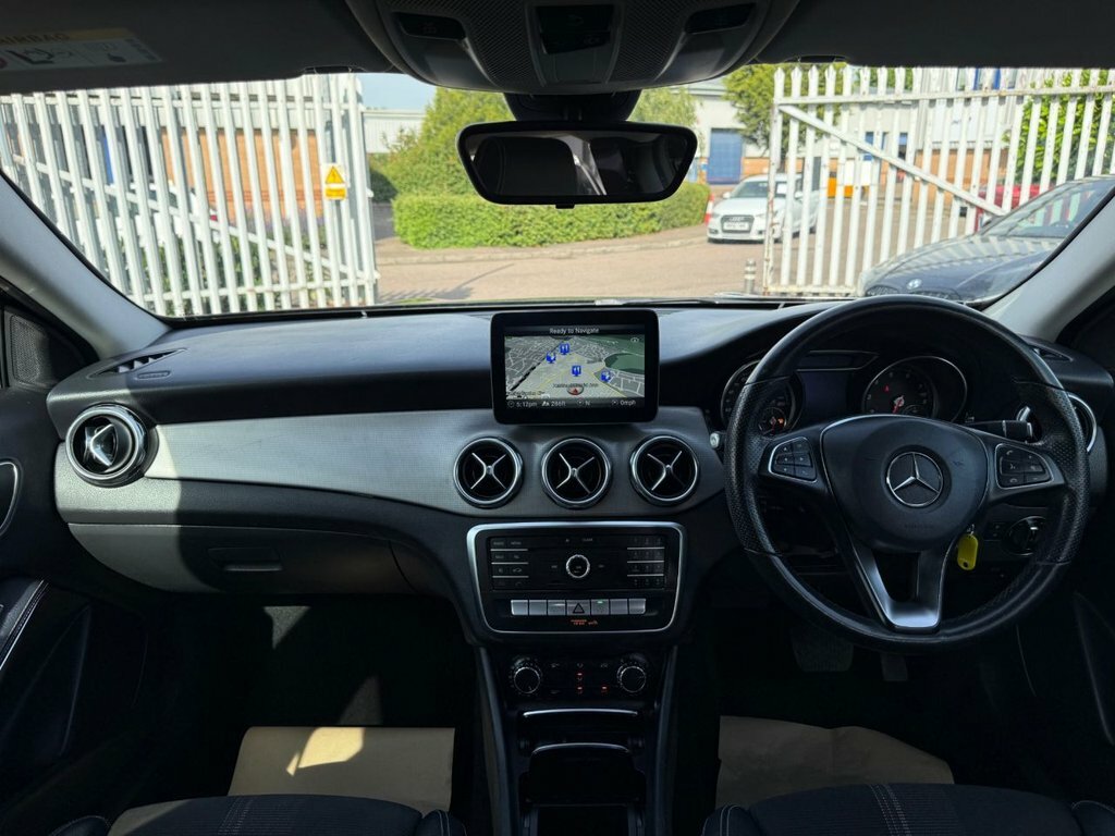 Mercedes-Benz GLA Class 1.6L Urban Edition Black #2