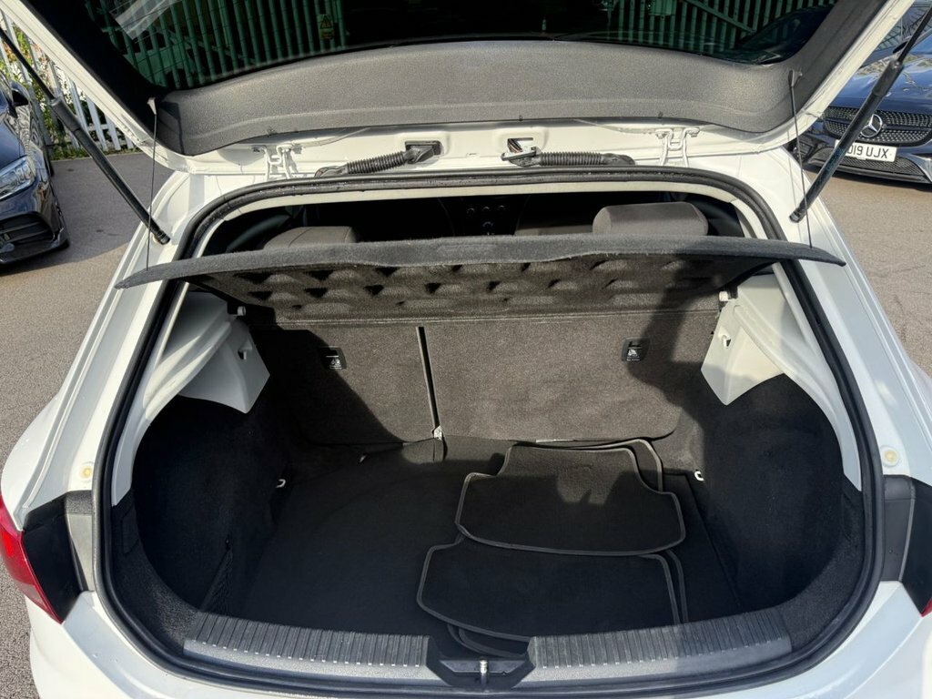 Seat Leon Estate 1.6 Tdi Se Technology St Dsg Euro 6 Ss 5 White #14