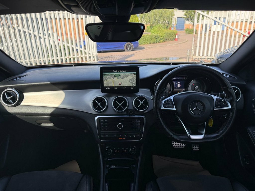 Mercedes-Benz GLA Class 2.1L Amg Line Black #2