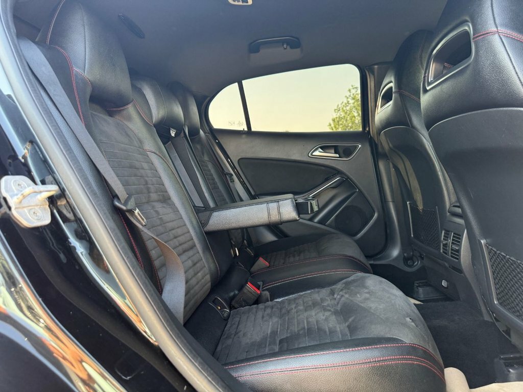 Mercedes-Benz GLA Class 2.1L Amg Line Black #6