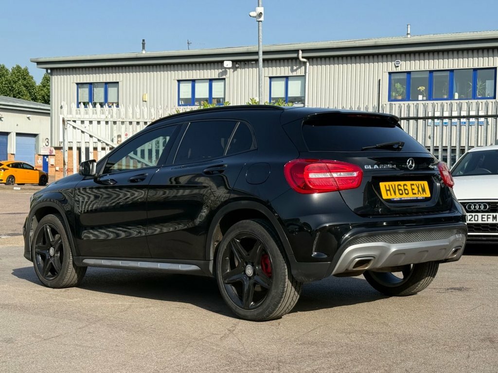 Mercedes-Benz GLA Class 2.1L Amg Line Black #3