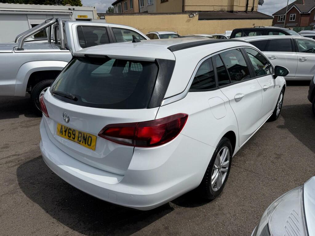 Vauxhall Astra 1.6 Cdti Blueinjection Design Sports Tourer Euro 6 AY69BNO White #3