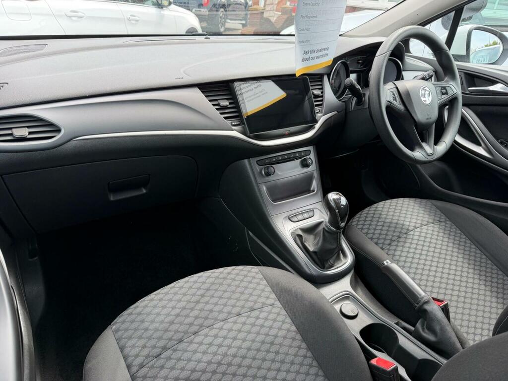 Vauxhall Astra 1.6 Cdti Blueinjection Design Sports Tourer Euro 6 AY69BNO White #5