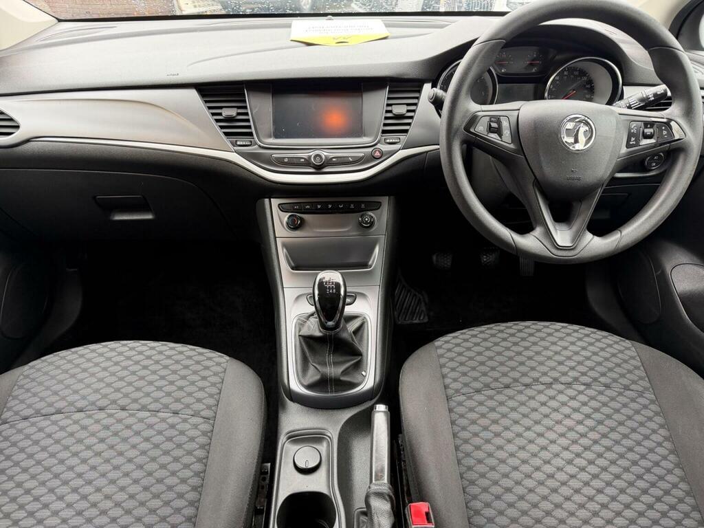 Vauxhall Astra 1.6 Cdti Blueinjection Design Sports Tourer Euro 6 EU69BHL White #3