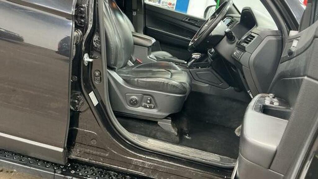 SsangYong Musso Pickup White #7