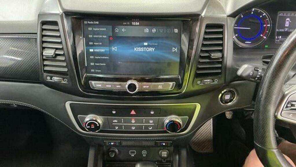 SsangYong Musso Pickup White #8