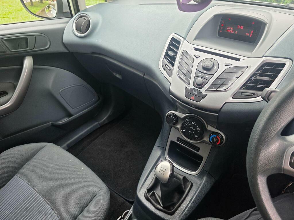 Ford Fiesta Titanium Hatchback Blue #18