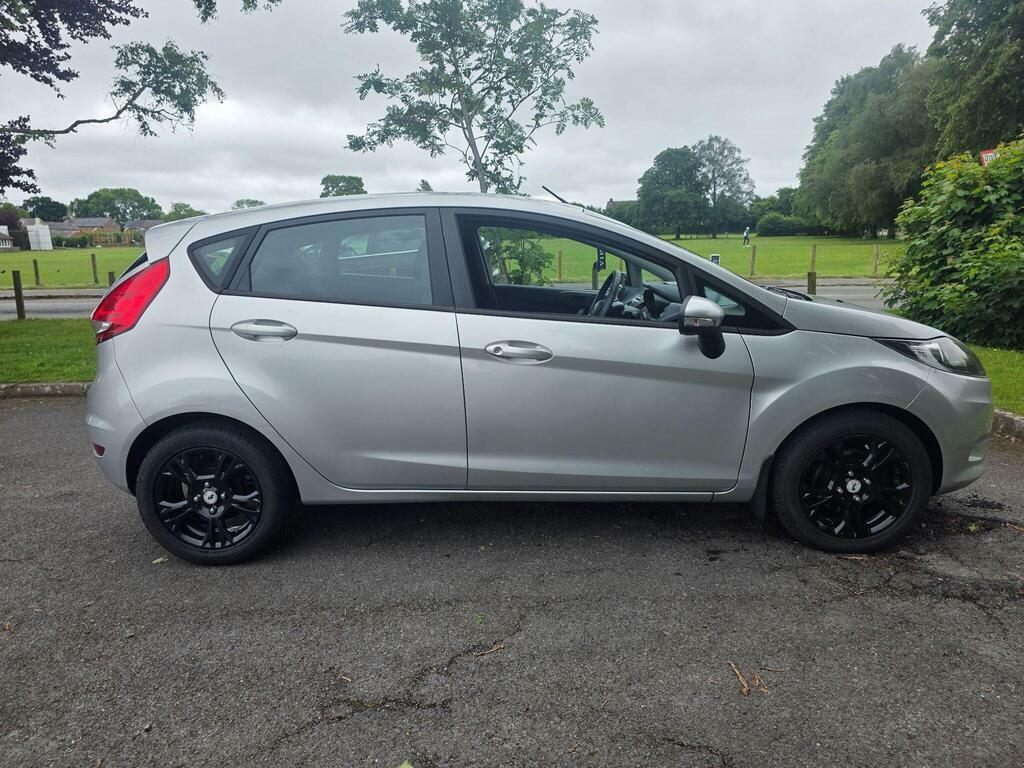 Ford Fiesta Titanium Hatchback Blue #5