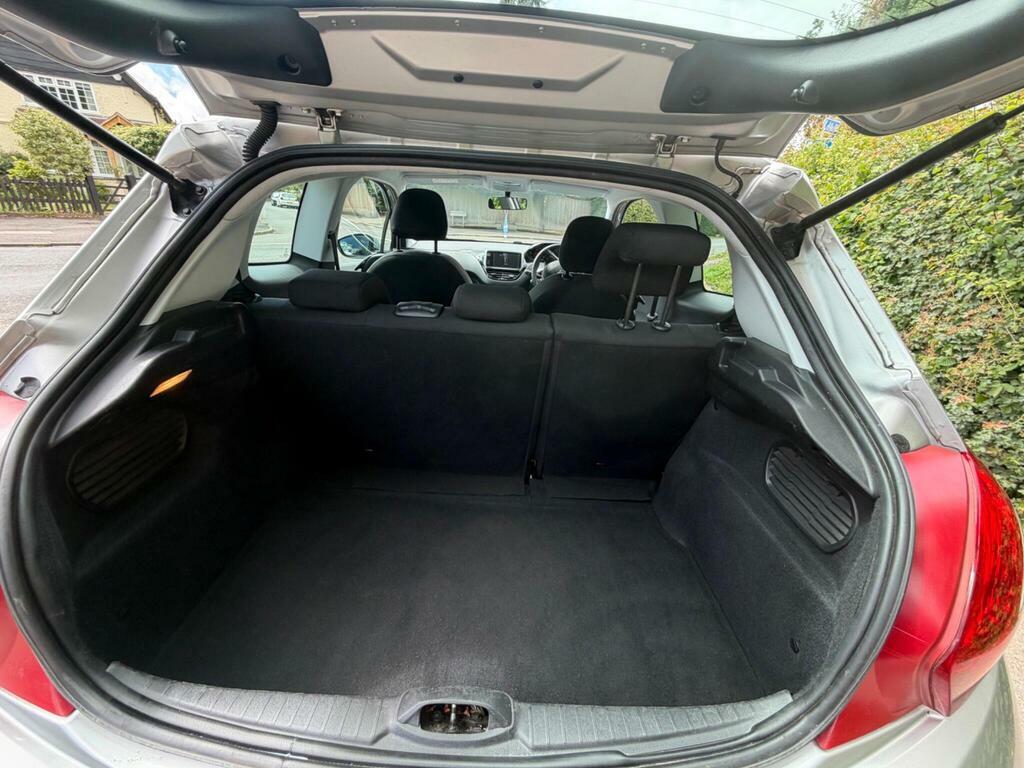 Peugeot 208 Active White #7