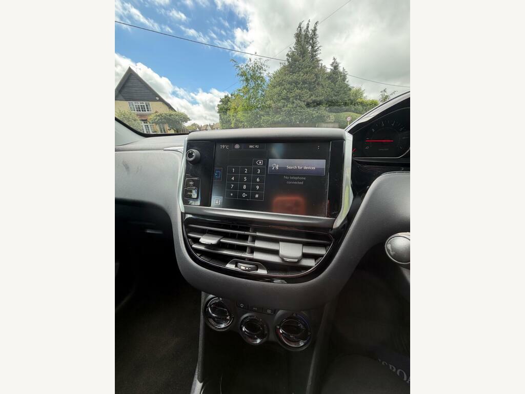 Peugeot 208 Active White #19