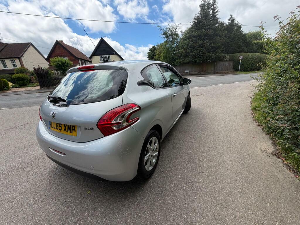 Peugeot 208 Active White #10