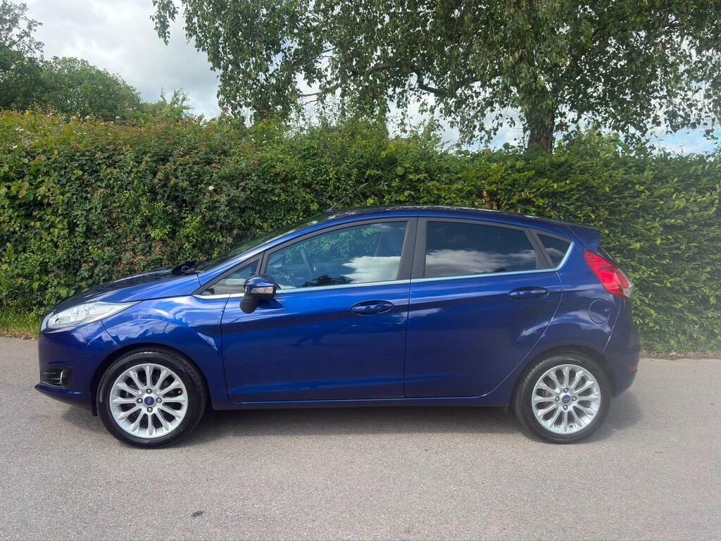 Ford Fiesta Hatchback White #8