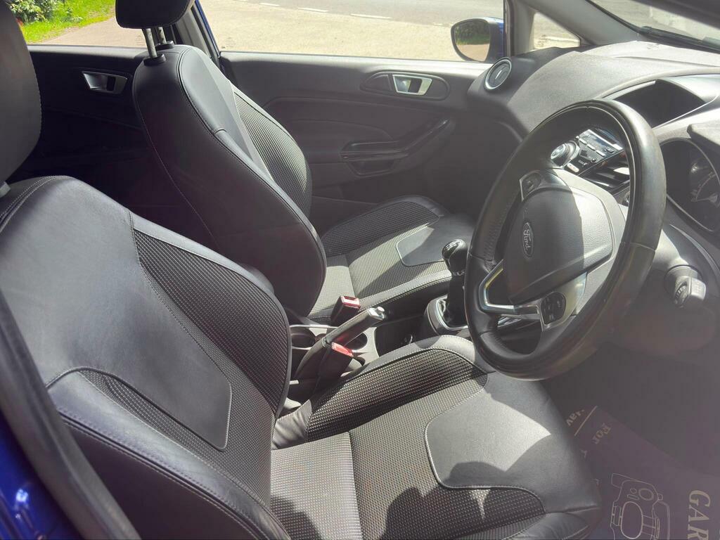 Ford Fiesta Hatchback White #19