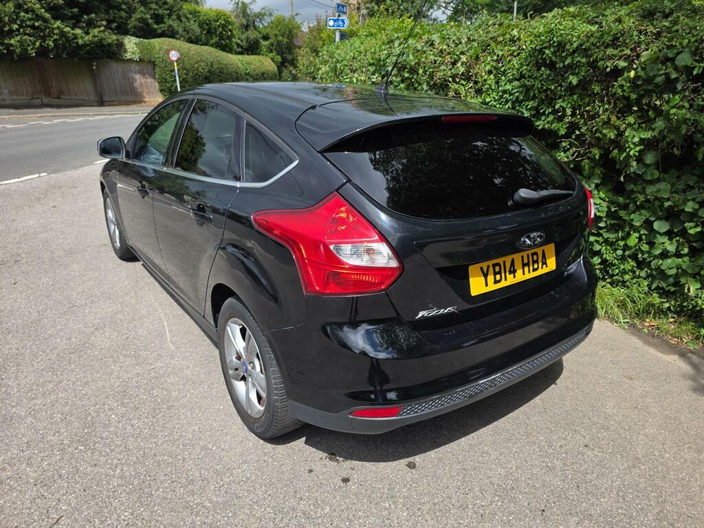 Ford Focus Zetec Navigator Fsh Red #9