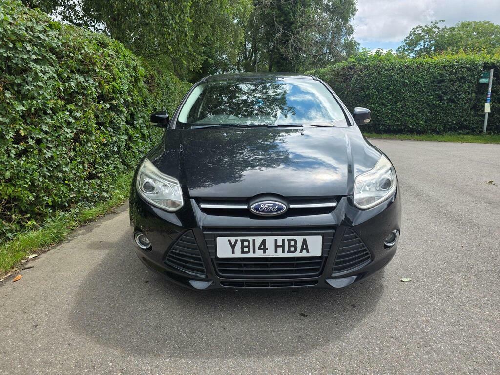 Ford Focus Zetec Navigator Fsh Red #1