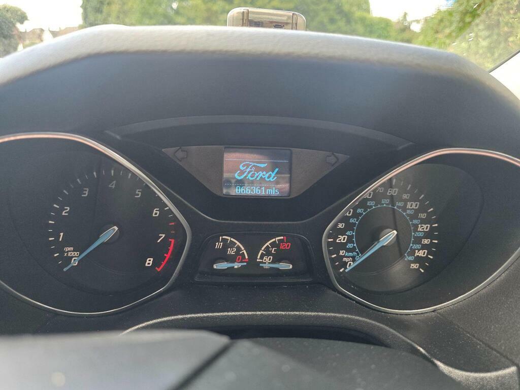 Ford Focus 1.6 Zetec Euro 5 White #25