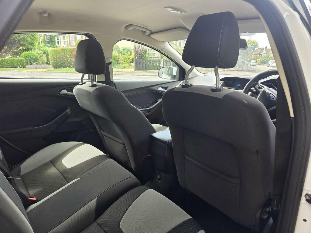 Ford Focus 1.6 Zetec Euro 5 White #13