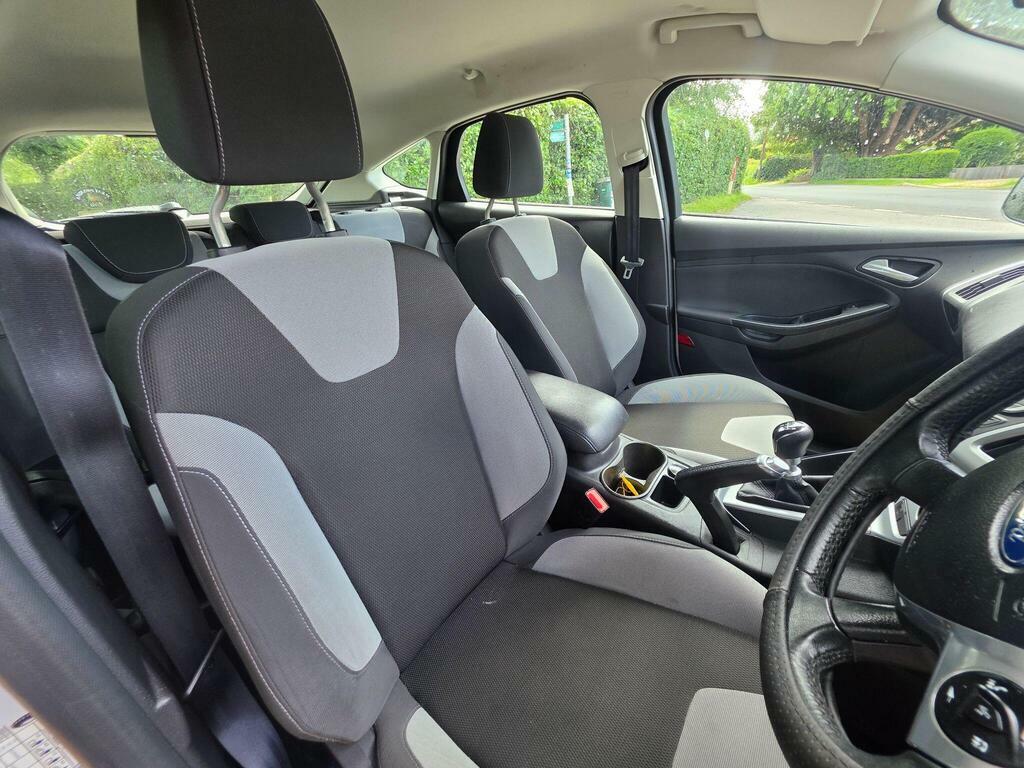 Ford Focus 1.6 Zetec Euro 5 White #19