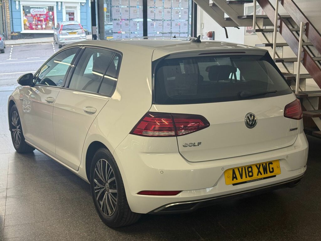 Volkswagen Golf 1.5 Tsi Evo Se Nav Hatchback Eur AV18XWG White #2
