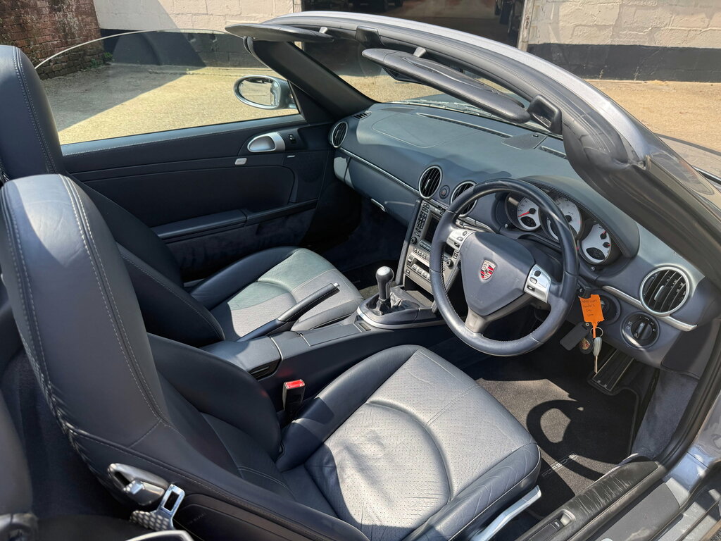 Porsche Boxster 987 Black #14