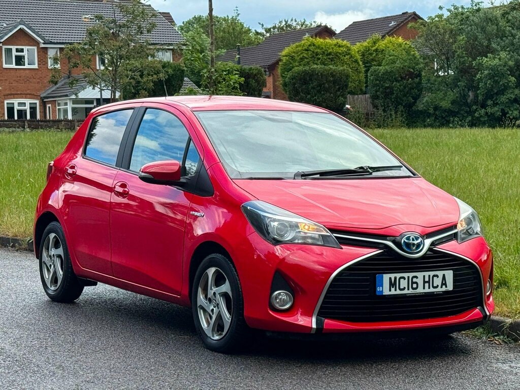 Toyota Yaris 1.5 Vvt-h Icon E-cvt Euro 6 Red