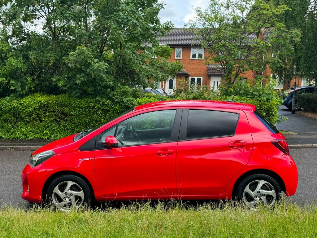 Toyota Yaris 1.5 Vvt-h Icon E-cvt Euro 6 MC16HCA Red #3