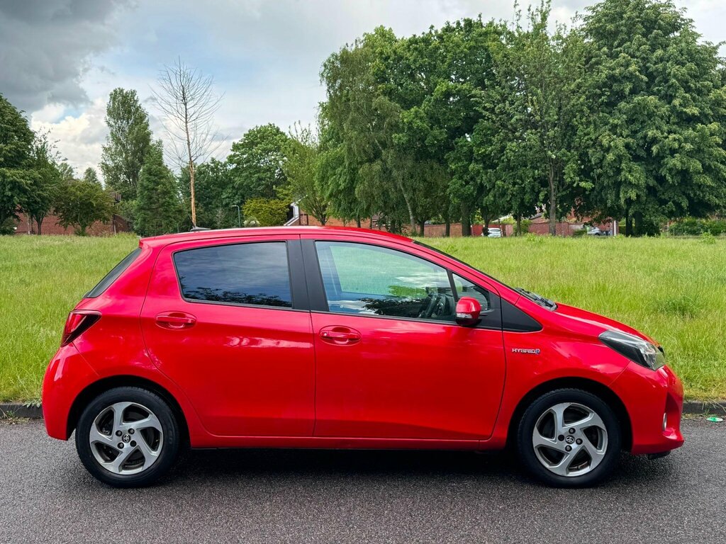 Toyota Yaris 1.5 Vvt-h Icon E-cvt Euro 6 MC16HCA Red #4