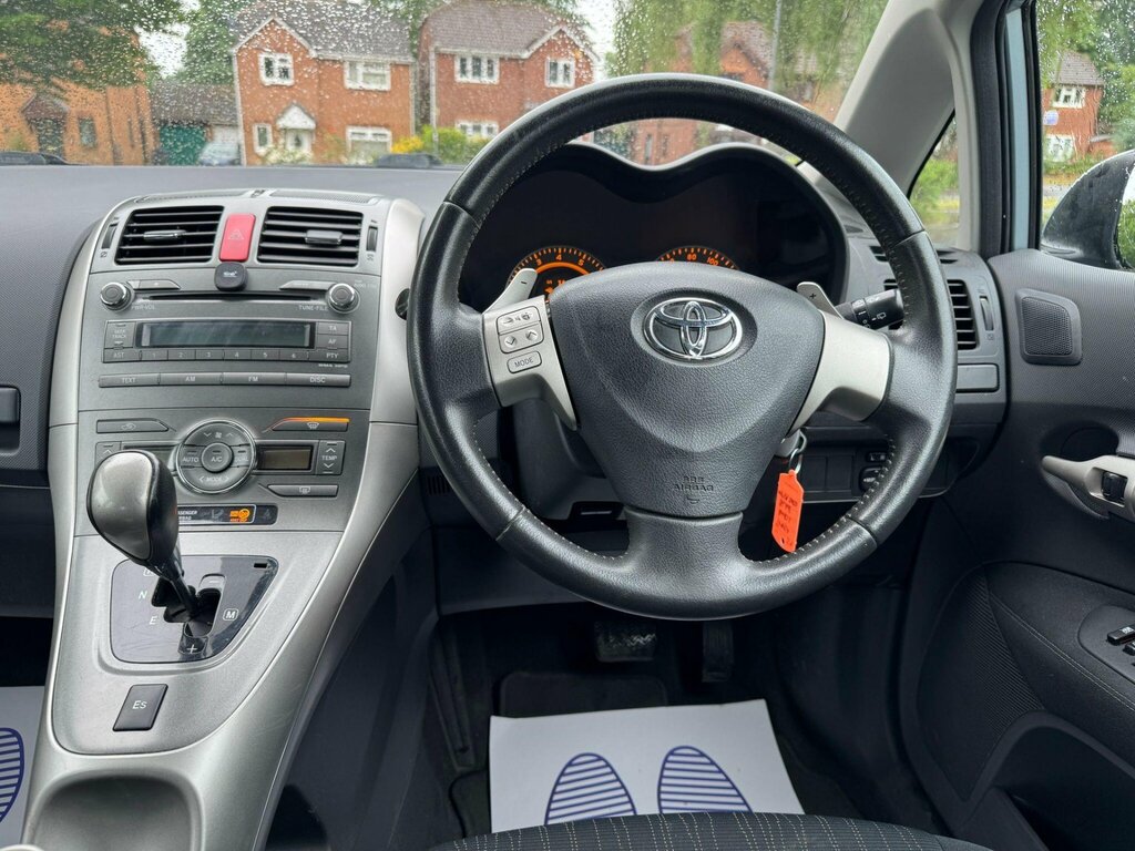 Toyota Auris  Silver #13