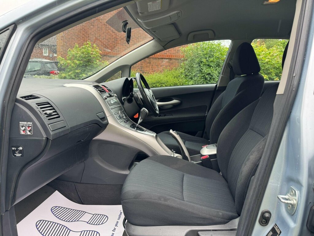Toyota Auris  Silver #22