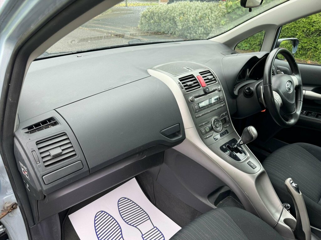Toyota Auris  Silver #21