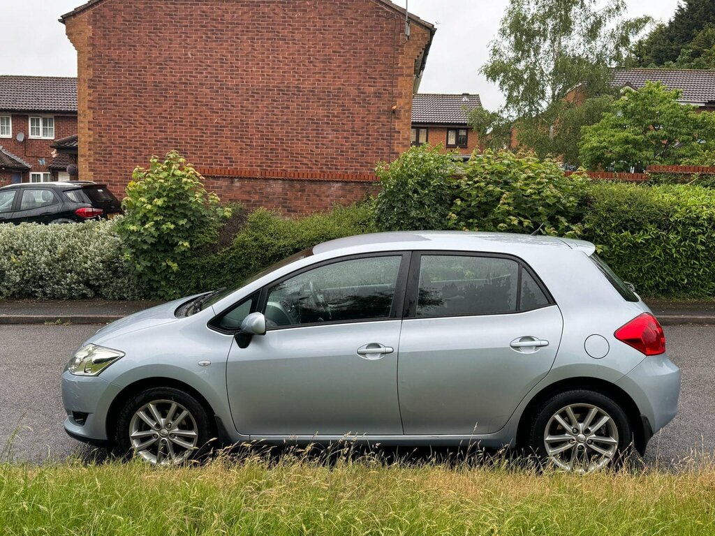 Toyota Auris  Silver #3