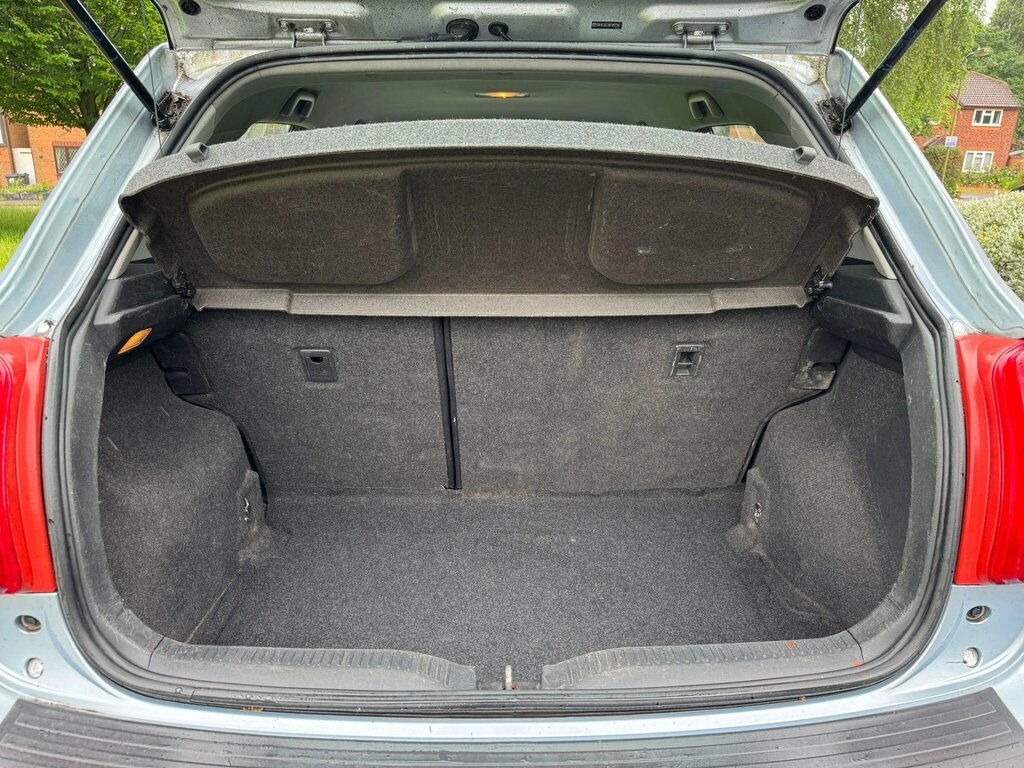 Toyota Auris  Silver #9