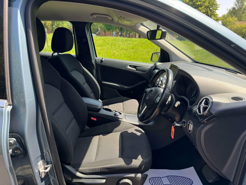 Mercedes-Benz B Class 1.8 B180 Cdi Blueefficiency Red #20